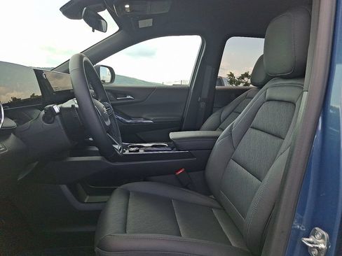 Used 2026 Chevrolet Equinox LT w/ Convenience Package II AWD/4WD image 14
