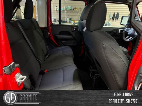 Used 2023 Jeep Wrangler Unlimited Sahara AWD/4WD image 34