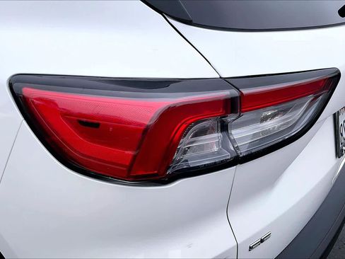 Used 2020 Ford Escape SE image 30