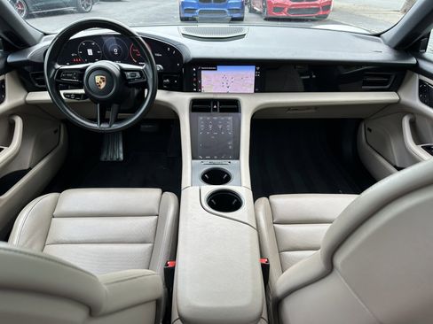 Used 2022 Porsche Taycan image 16