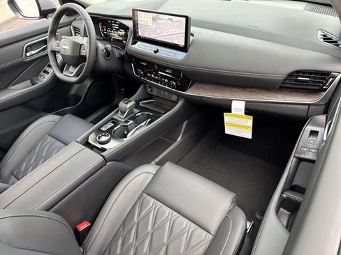 New 2025 Nissan Rogue Platinum w/ Tech Package AWD/4WD image 11