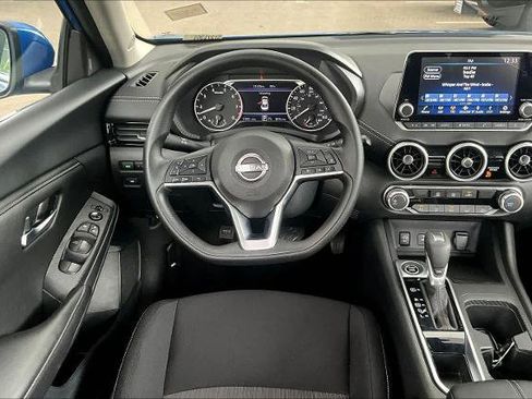 Certified 2025 Nissan Sentra SV image 5