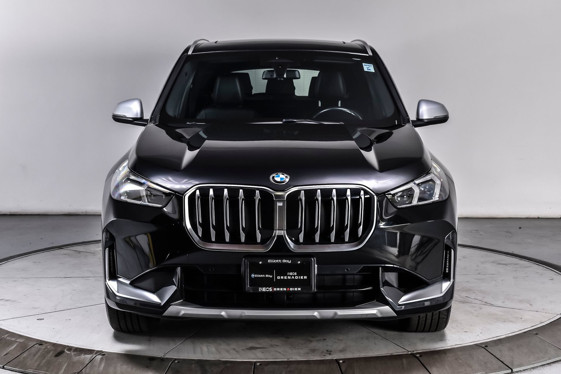 Used 2024 BMW X1 xDrive28i AWD/4WD image 2