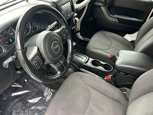 Used 2018 Jeep Wrangler Sport AWD/4WD image 10