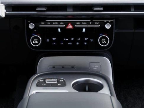 New 2026 Hyundai Ioniq 9 SE image 21