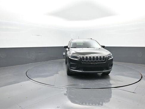 Used 2020 Jeep Cherokee Latitude image 2