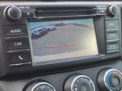 Used 2016 Toyota RAV4 LE FWD image 12