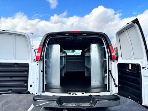 New 2026 GMC Savana 3500 w/ Driver Convenience Package RWD image 7