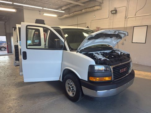 Used 2020 GMC Savana 2500 w/ Driver Convenience Package image 8