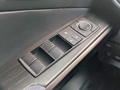 Used 2022 Lexus IS 500 w/ Accessory Package RWD image 27