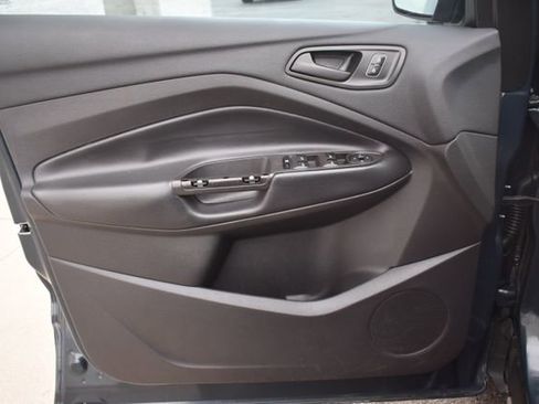 Used 2019 Ford Escape S image 41