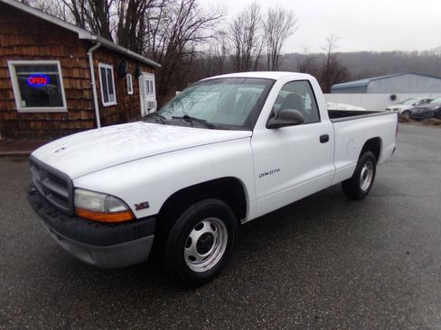 Used 2000 Dodge Dakota Base 2dr Standard Cab SB image 1