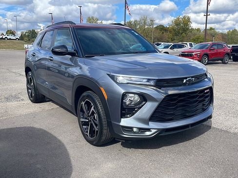 Used 2022 Chevrolet TrailBlazer RS w/ Technology Package image 3