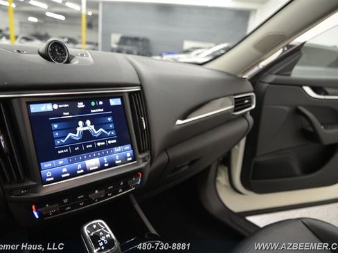 Used 2021 Maserati Levante image 28