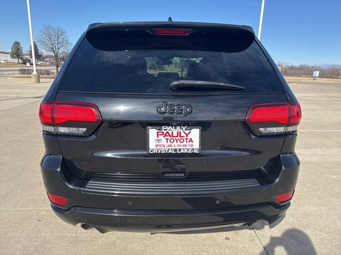 Used 2015 Jeep Grand Cherokee Altitude image 4