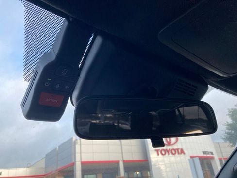Used 2025 Toyota 4Runner SR5 AWD/4WD image 26