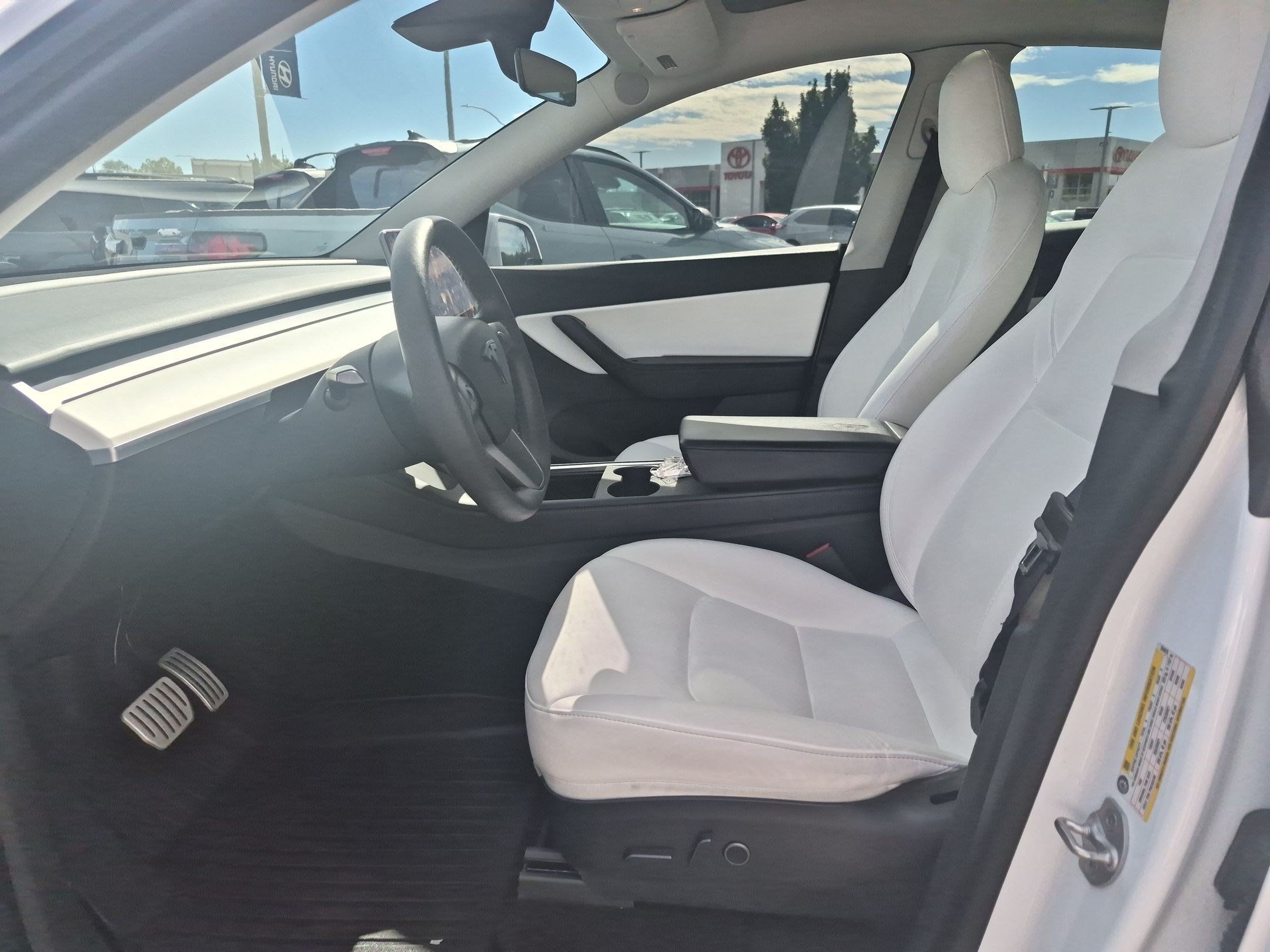 Used 2022 Tesla Model Y Performance AWD/4WD image 16