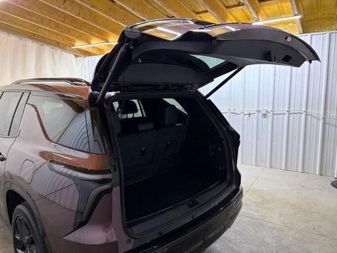 Used 2024 Chevrolet Traverse RS AWD/4WD image 10