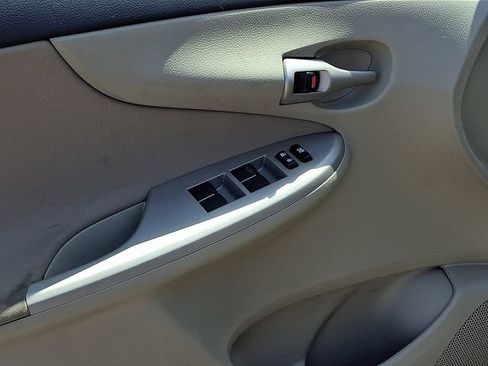 Used 2011 Toyota Corolla LE w/ Premium Pkg FWD image 22