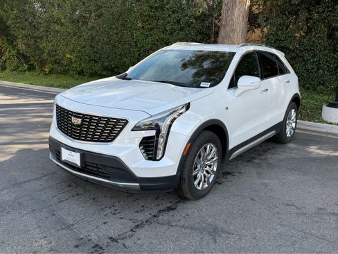 Used 2019 Cadillac XT4 Premium Luxury w/ Enhanced Visibility Package image 2