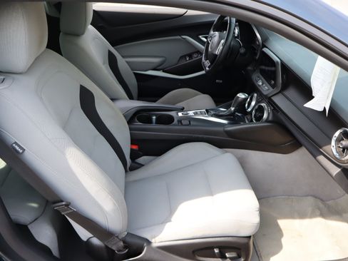 Used 2022 Chevrolet Camaro LT w/ Technology Package RWD image 31