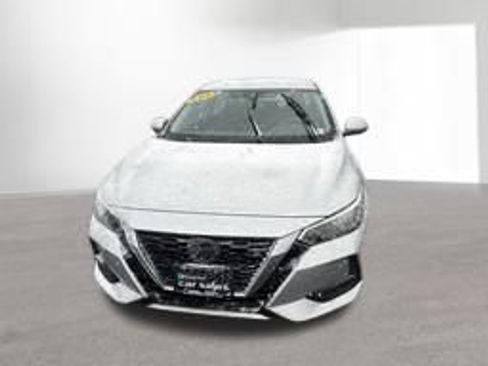 Used 2022 Nissan Sentra SV image 2