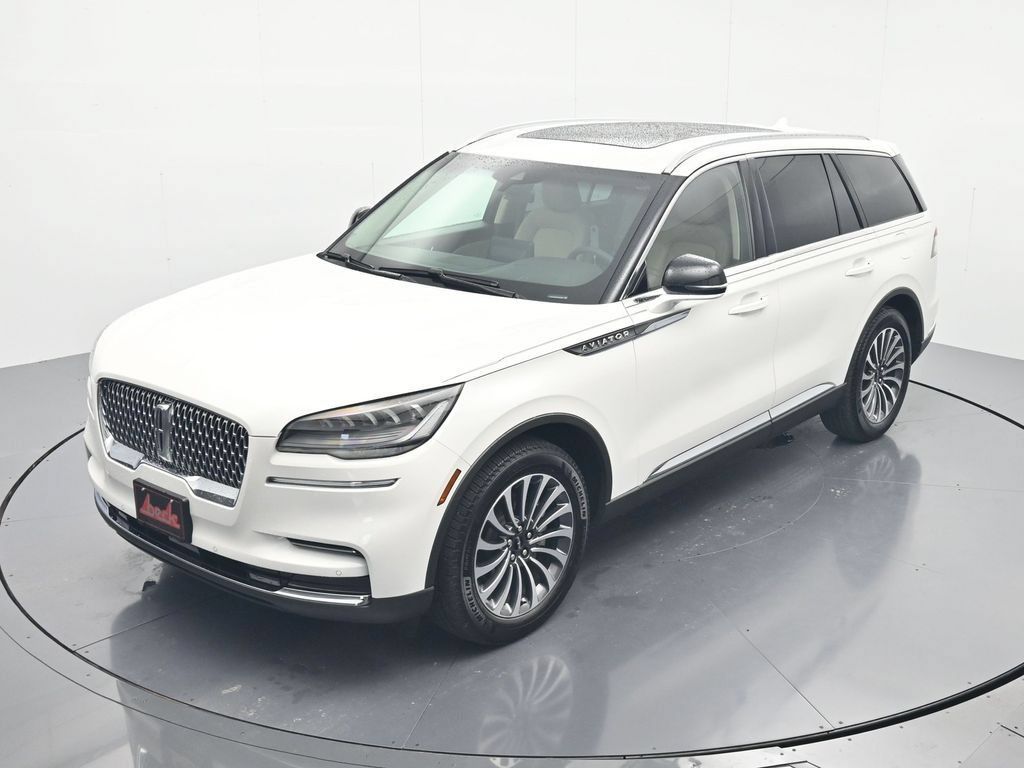 Used 2024 Lincoln Aviator 2WD w/ Premium Package image 30