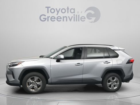 Used 2024 Toyota RAV4 XLE AWD/4WD image 4