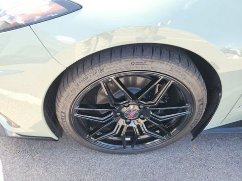 Used 2024 Chevrolet Corvette Stingray Premium Conv RWD image 18