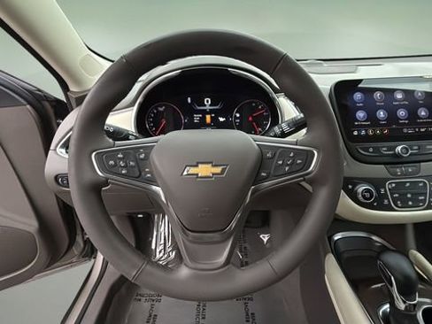 Used 2024 Chevrolet Malibu LT image 11