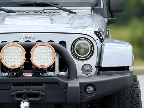 Used 2014 Jeep Wrangler Unlimited Rubicon w/ Dual Top Group AWD/4WD image 15