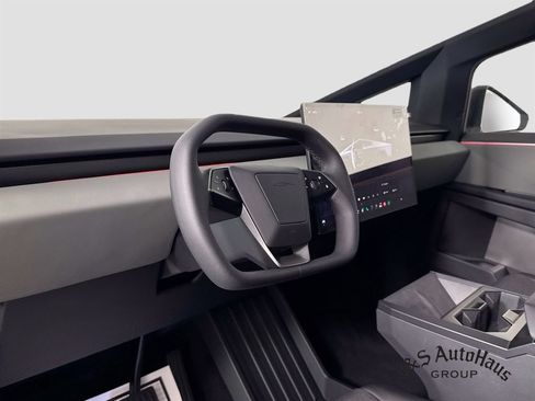 Used 2026 Tesla Cybertruck AWD Crew Cab image 9