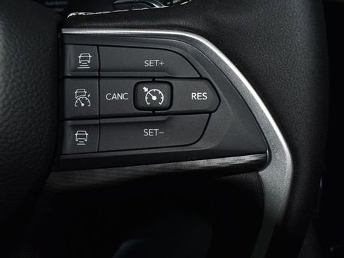 New 2025 Jeep Grand Cherokee Altitude w/ MOPAR Finishing Package AWD/4WD image 17