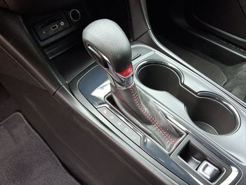 Used 2022 Chevrolet Equinox RS w/ Infotainment Package image 12