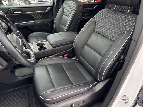 Used 2024 GMC Acadia Denali w/ LPO, Floor Liner Package AWD/4WD image 33