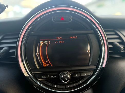 Used 2018 MINI Cooper 2-Door Hardtop image 23