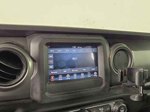 Used 2023 Jeep Wrangler Sport S image 17