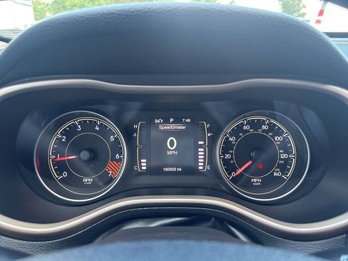 Used 2014 Jeep Cherokee Sport w/ Cold Weather Group AWD/4WD image 22