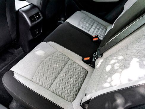 Used 2024 Chevrolet Equinox LT image 27