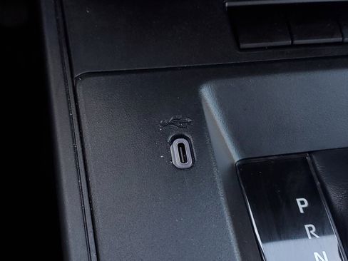 Used 2026 Toyota Corolla Cross L image 27