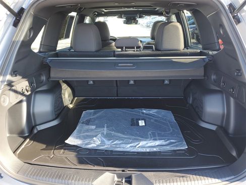 Used 2025 Subaru Forester Premium image 9