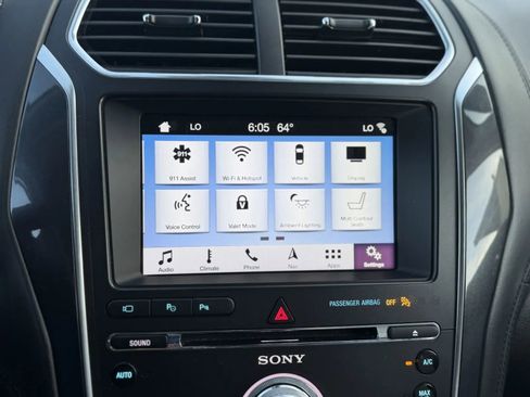 Used 2018 Ford Explorer Platinum image 34