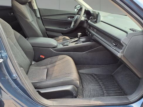 Used 2023 Honda Accord EX image 18