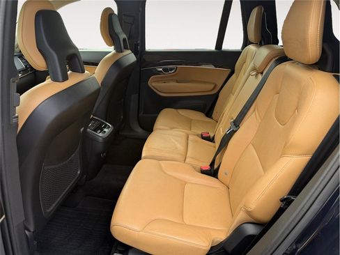 Used 2016 Volvo XC90 T6 Momentum w/ Momentum Plus Package AWD/4WD image 13