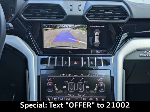 Used 2021 Lamborghini Urus AWD/4WD image 21