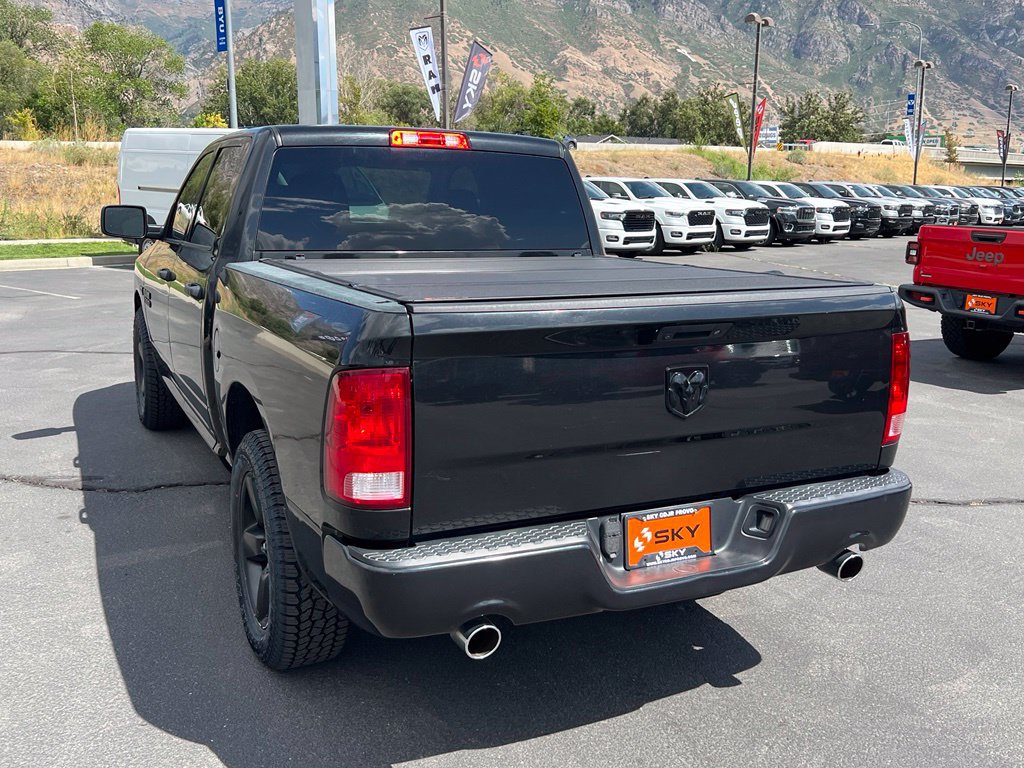 Used 2018 RAM 1500 Express w/ Black Ram 1500 Express Group RWD image 11