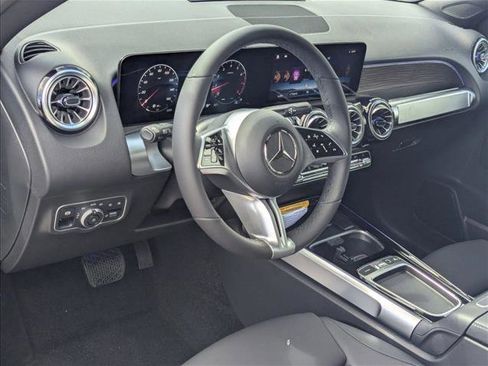 New 2026 Mercedes-Benz GLB 250 image 3