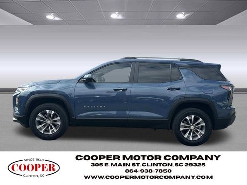 Used 2025 Chevrolet Equinox LT w/ Convenience Package II FWD image 2