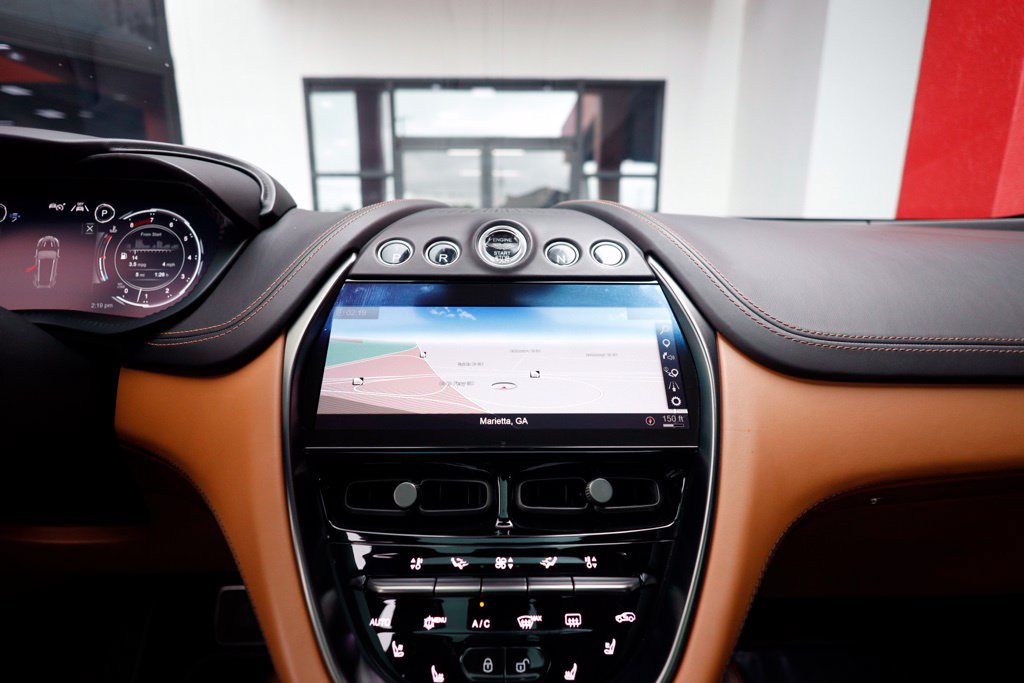 Used 2022 Aston Martin DBX AWD/4WD image 30
