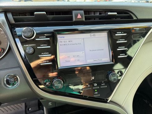 Used 2018 Toyota Camry XSE FWD image 23